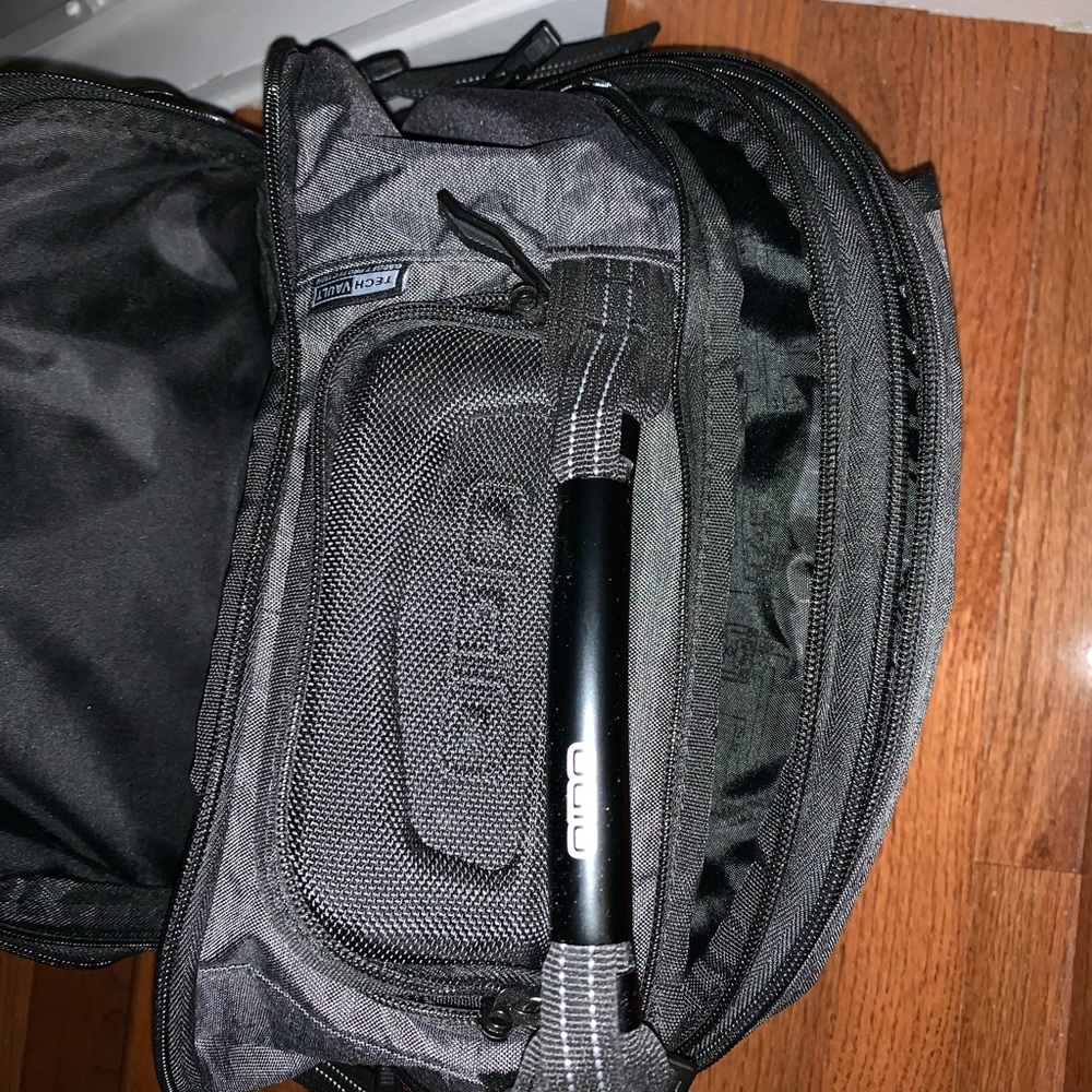 Backpack - Picture 6 of 7